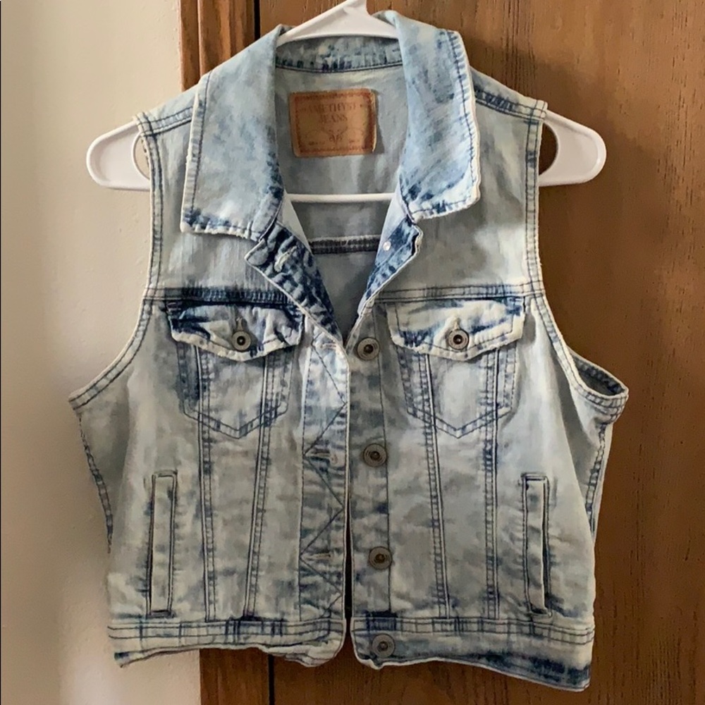 Light washed jean jacket